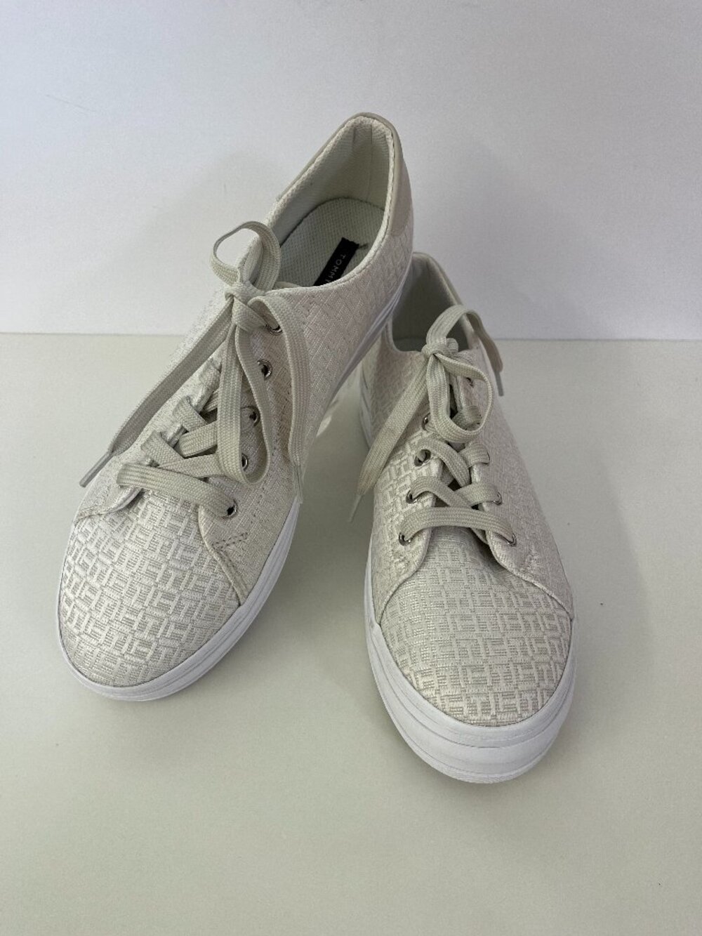 Tommy Hilfiger Sneakers Ivory Monogram Jacquard Upper Low Profile Lace Up W 11M